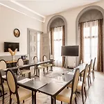 Aparthotel Appart'city Collection Arenes 4*