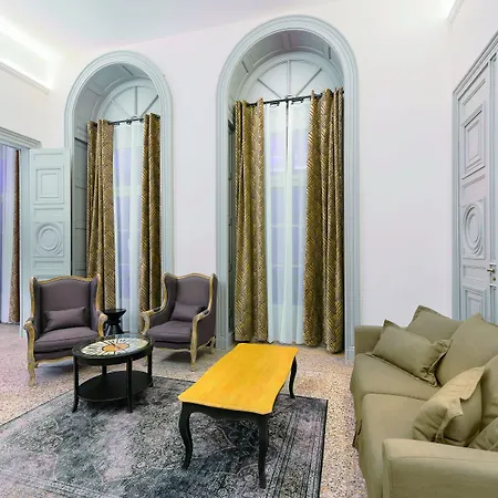 Appart'city Collection Arenes 4* Ним
