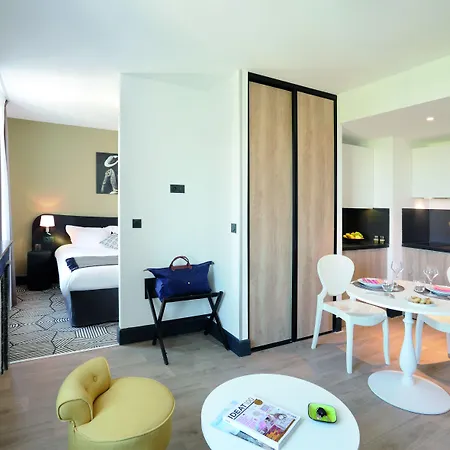 Appart'city Collection Arenes 4* Ним