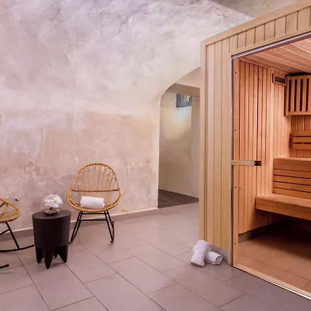 Appart'city Collection Arenes Apart-hotel 4*