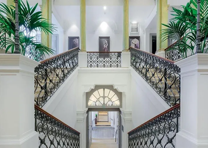 Aparthotel Appart'city Collection Arenes