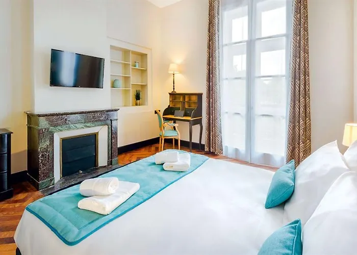 Aparthotel Appart'city Collection Arenes 4*