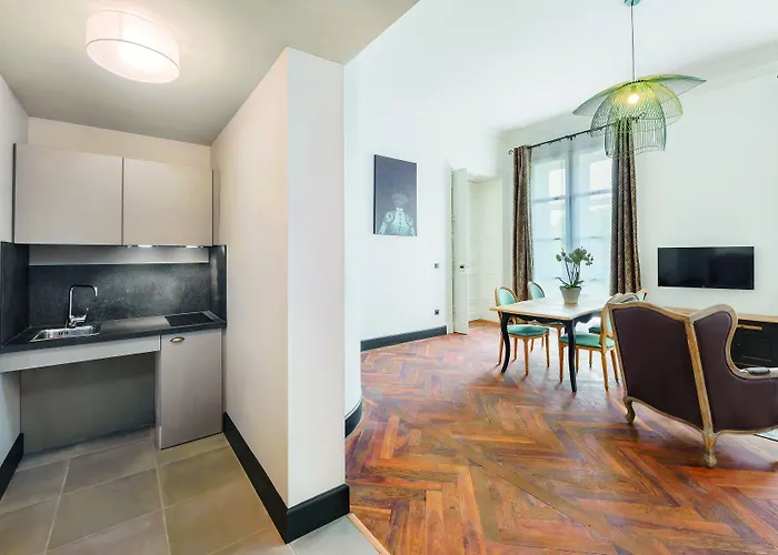 Aparthotel Appart'city Collection Arenes Nimes